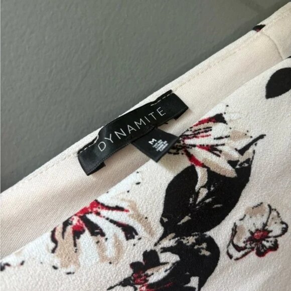 Dynamite size M, Floral Sleeveless Women's Crop Top, zipper back, V neck - Picture 5 of 5